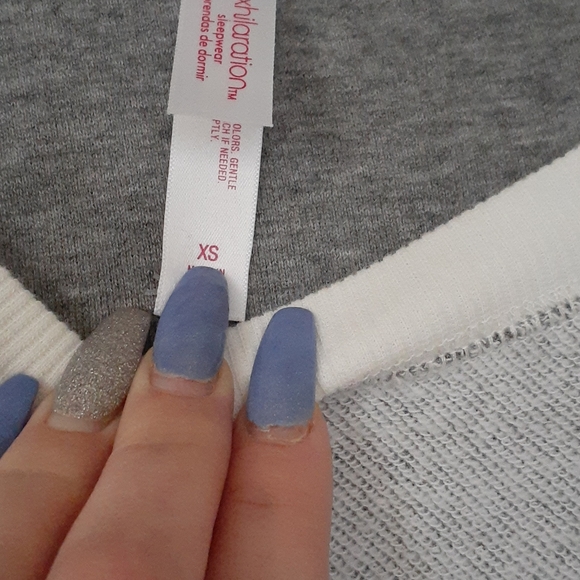 Sweater - Picture 4 of 4